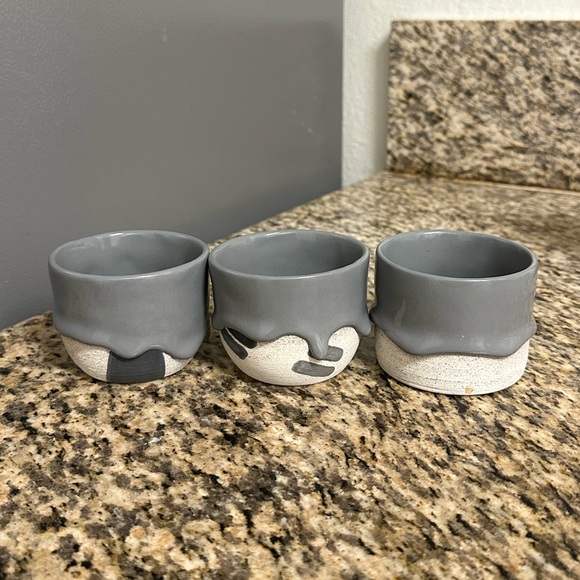 Anthropologie Other - Drippy Pots Bundle of 3 Ceramic Drippy Glazed Cups / Mugs in Grey